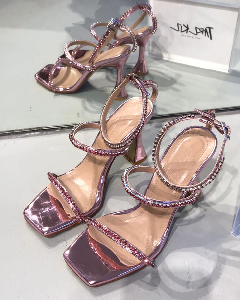 TUVANA LİLA KRİSTAL TAŞLI TOPUKLU SANDALET